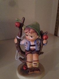 Hummel "Apple Tree Boy"
