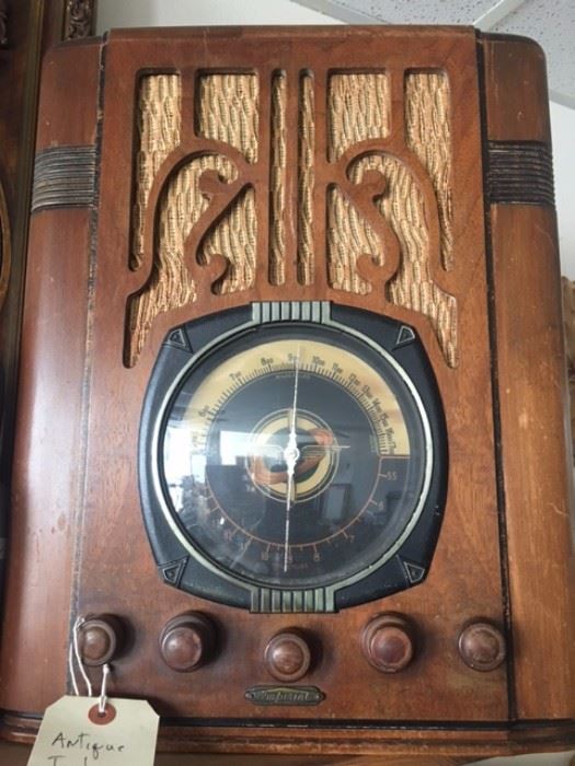 Antique cathedral radio...works!