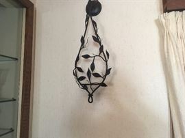 HANGING IRON WALL SCONCE WITH LEAF DETAILING FOR CANDLE