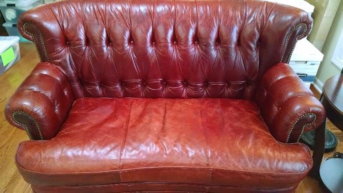 **UP-SCALE*** BURNT RED LEATHER LOVE SEAT SOFA......SO COMFY !!!  