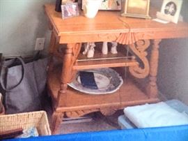 Fabulous antique oak lamp table 