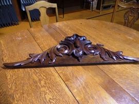 Several carved wall pieces, great for decoration 