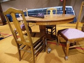 Vintage Oak dining room table with chairs