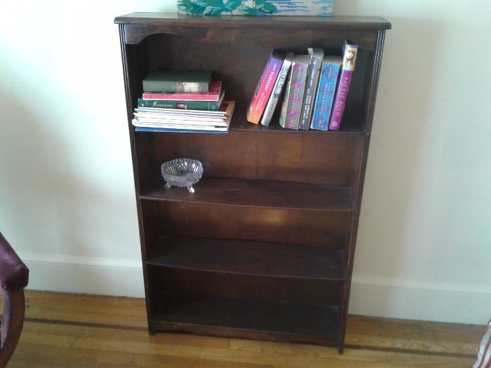 Oak book case in very good condition.