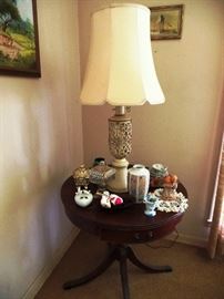 Still life with dainty lamp table