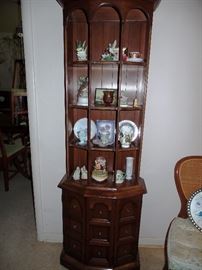 Narrow shelf unit with lots of display and storage