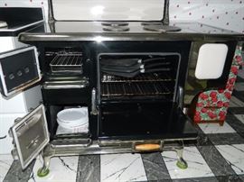 All compartments for storage and warming drawers