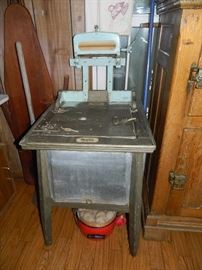 Vintage Maytag washing machine - works!
