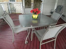 Table & chairs on deck