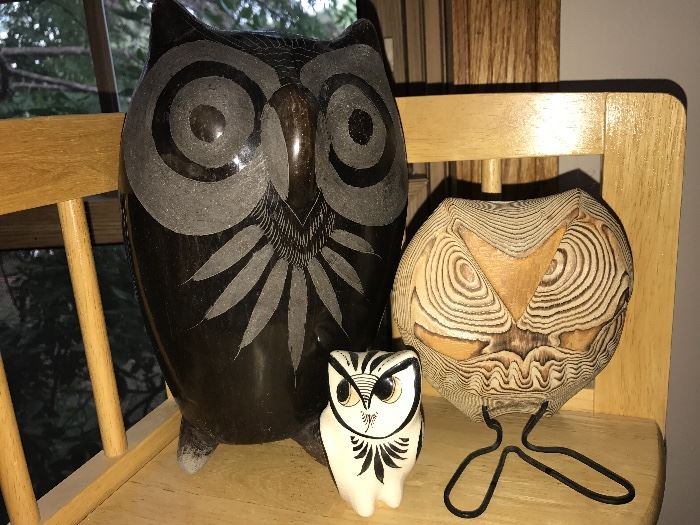 Owl figurines 
