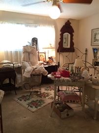 Looking into the shabby bedroom with another great rug