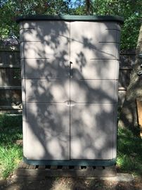 Rubbermaid tool shed