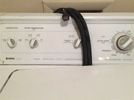 Kenmore Washer, works wonderful and is about 15 years old