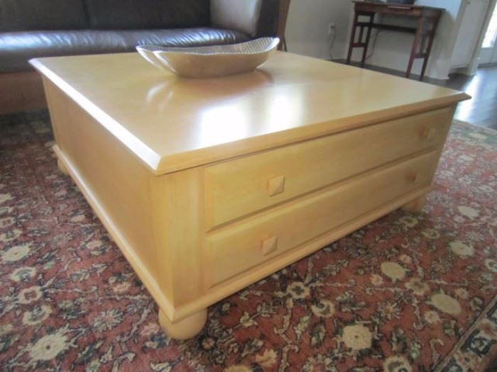 Ethan Allen coffee table with4- drawer storage