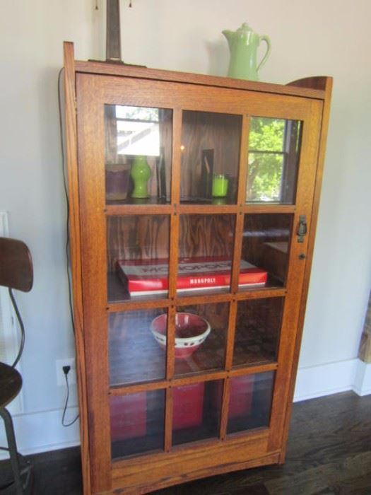Oak Mission Style cabinet-unmarked with beautiful butterfly joint details
