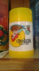 nope, this thermos is not upside down. factory defect, makes this thermos collectable.