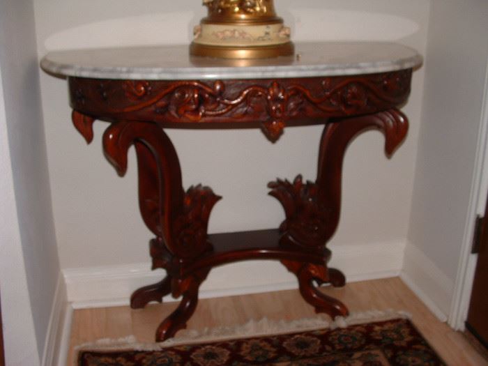 Nice entry table