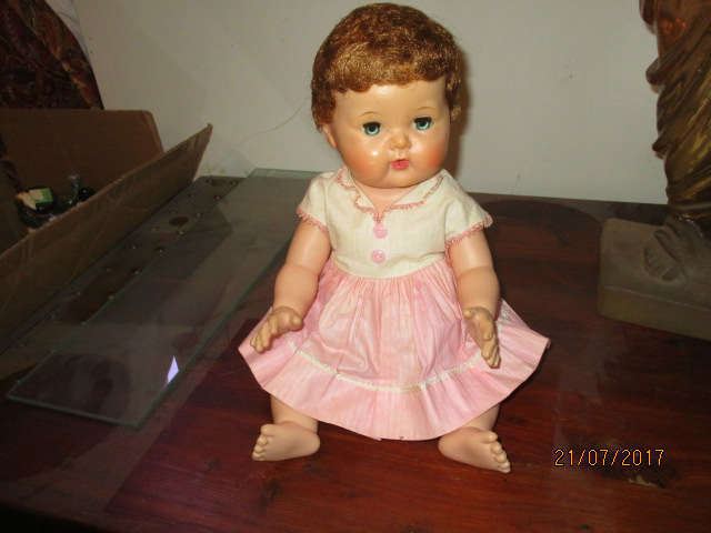 1957 Tiny Tears doll (like new)