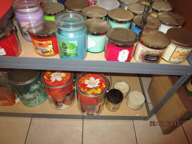 More Bath and Body Works (gift canisters)