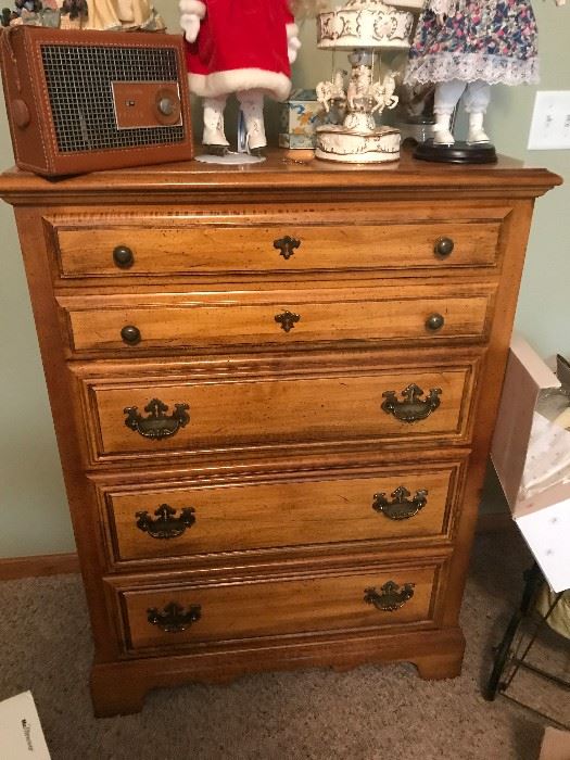 American Drew Oak 5 drawer chest of drawers, like new