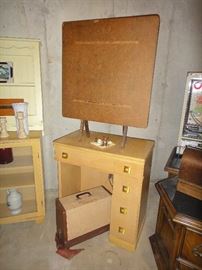 Sewing Machines, folding table 