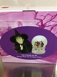 Salt & pepper shakers