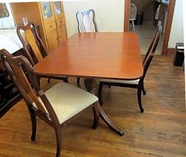Duncan Phyfe Table & Chairs