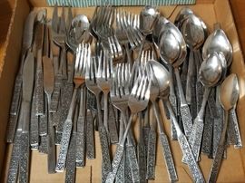 Several Sets of NICE Flatware