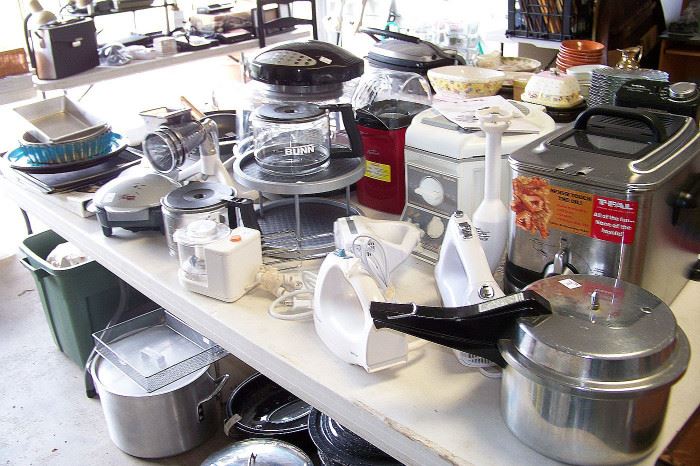 This sale has some wonderful cookware - electrical appliances, cook pots and pans, cookie sheets, etc.