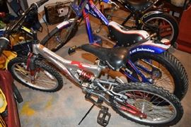 Schwinn Stingray Choppers - Racing bikes