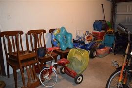Chairs, bike, pool lake items