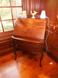 Vintage Ladies Writing Desk, Needs re finishing inside, with 2 drawers