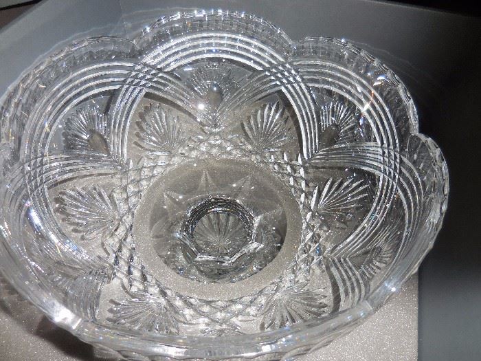  Waterford Crystal Martha Washington American Heritage Collection. In box. Unity Vase