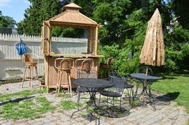 Outdoor Tiki Bar with Stools