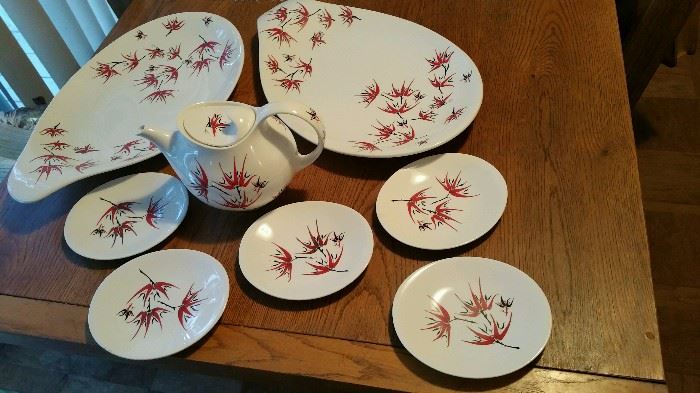 Eva Ziesel Hall craft, holiday pattern, mid-century dinnerware set, rare pattern.very retro.