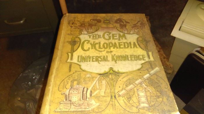 1896 "Cylopaedia" book of knowledge full of engraving, Edison very neat. Gilt.
