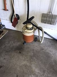 VINTAGE SHOP-VAC