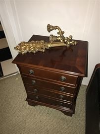 SMALL WOODEN CABINET WITH DRAWERS