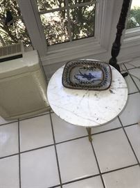 SMALL MARBLE TOP TABLE