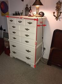 BROYHILL CREAM WHITE DRESSER / CHEST OF DRAWERS -- 38" WIDTH X 19" DEPTH X 50" HEIGHT