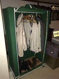 PORTABLE WARDROBE / CLOTHING RACK