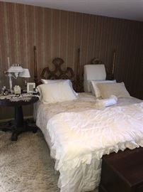 KING SIZE HEADBOARD WITH TWO TWIN MATTRESSES