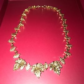 ST. JOHN GOLD LEAF NECKLACE