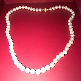 NATURAL PEARL NECKLACE