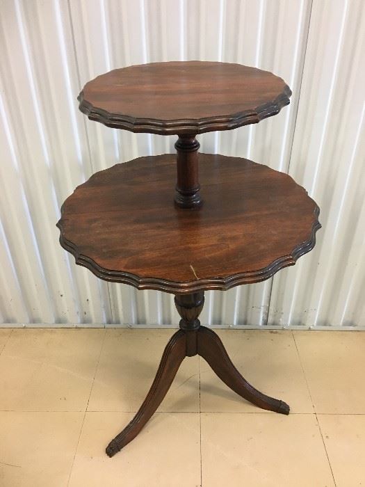 VINTAGE 2-TIER TABLE