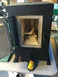 Small Kiln / Oven