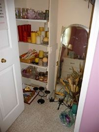 CANDLES, CANDLE HOLDERS