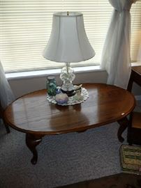 OVAL COFFEE TABLE, LAMP