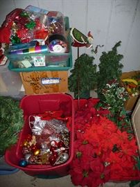 HOLIDAY DECOR 