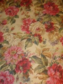 CHAPS Full Size Bed Spread w/ Pillows, Sheets & Dustruffle